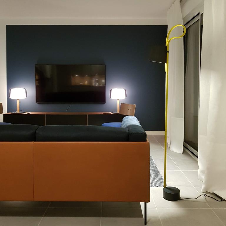 Canapé Living Divani & Lampadaire Hay